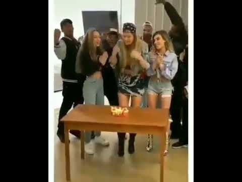 «Добрые» подружки поздравили подругу с днем рождения (3 фото + 1 видео) . Чёрт побери